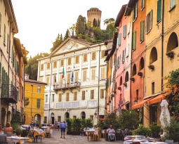 Brisighella ti sorprende